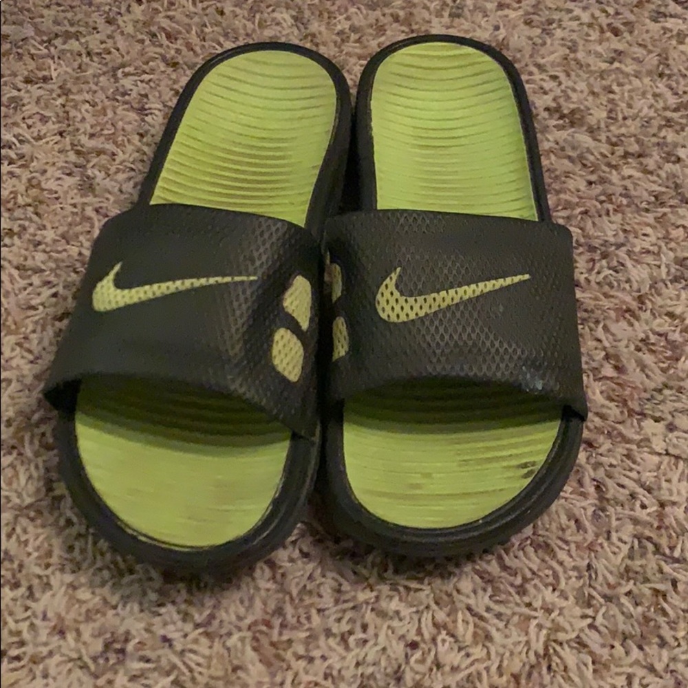 Nike flip flops